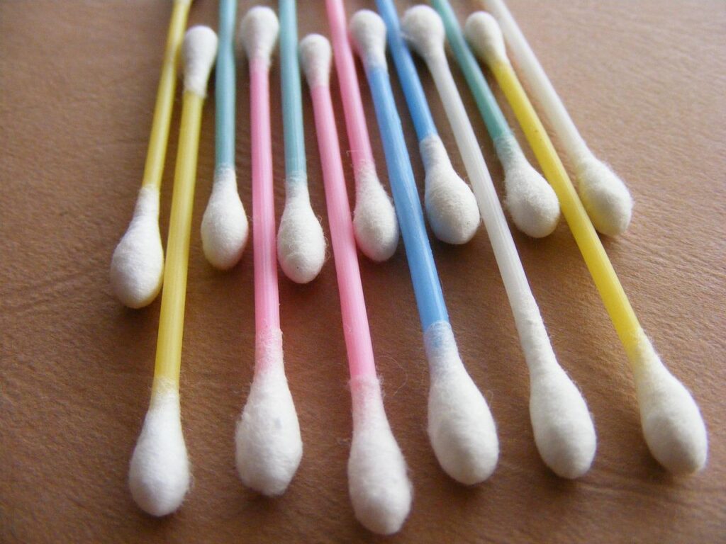 What Doctor Cleans Ear Wax