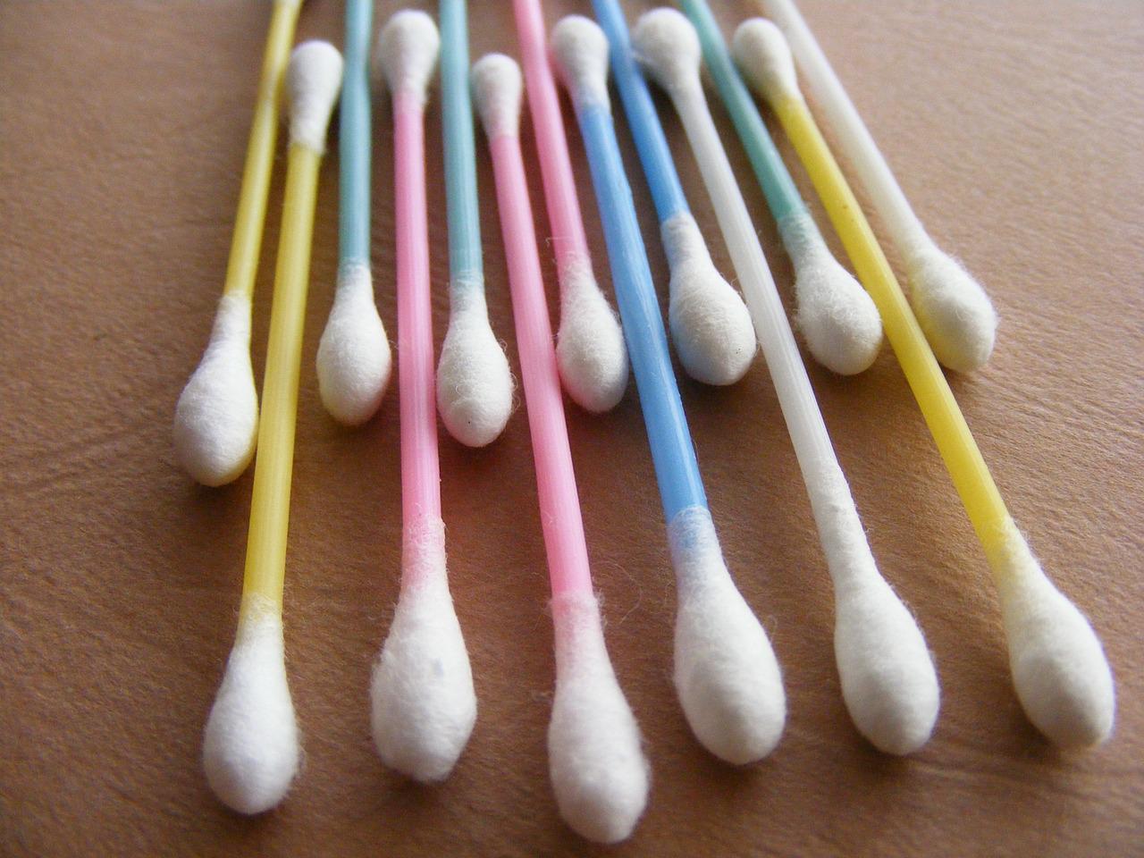 What Doctor Cleans Ear Wax